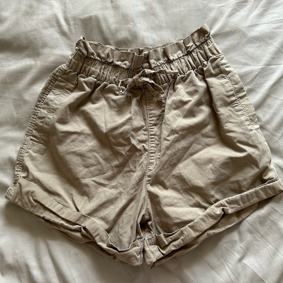 Abercrombie & Fitch Pants - Abercrombie Paper Bag Shorts